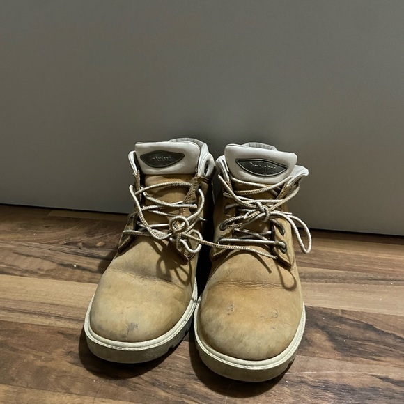 Timberland Boots - Picture 2 of 3